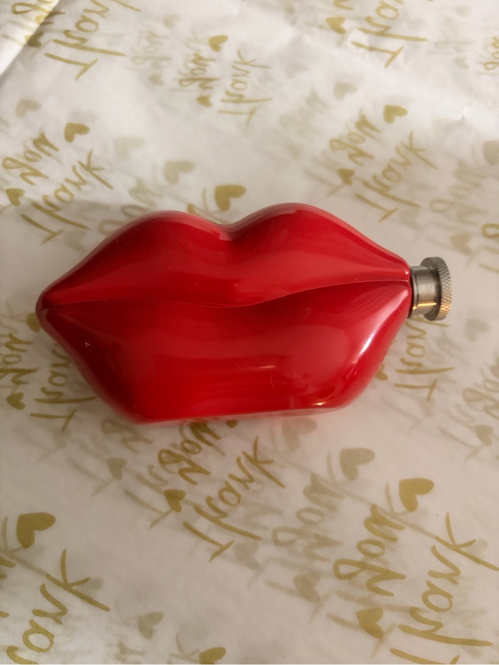 💋Red Lip-Shaped Flask Bottle